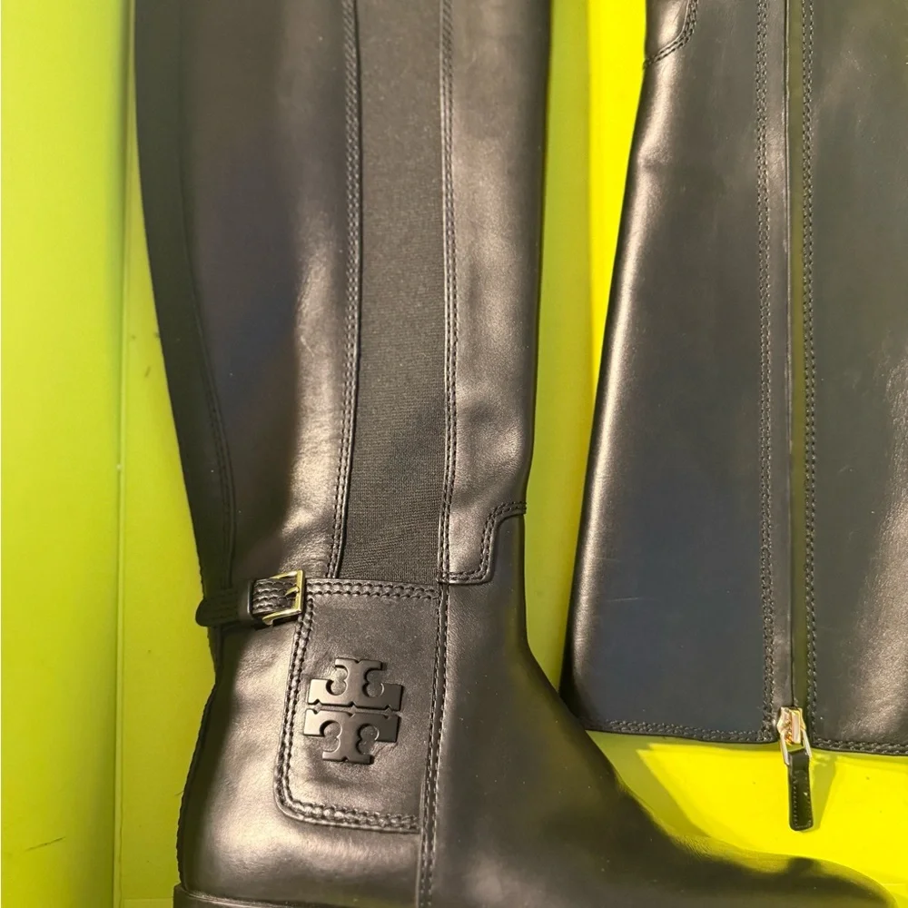 Tory Burch Perfect Black Wyatt 2 Boot Calf Leather Stretch. Like New! - Picture 10 of 12